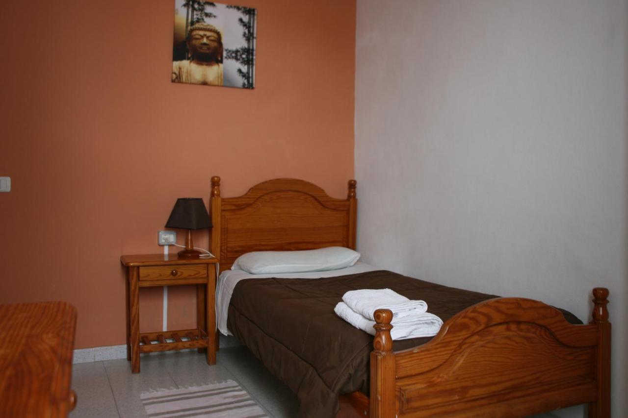 פואנקאליינטה דה לה פלמה La Palma Hostel By Pension Central חדר תמונה