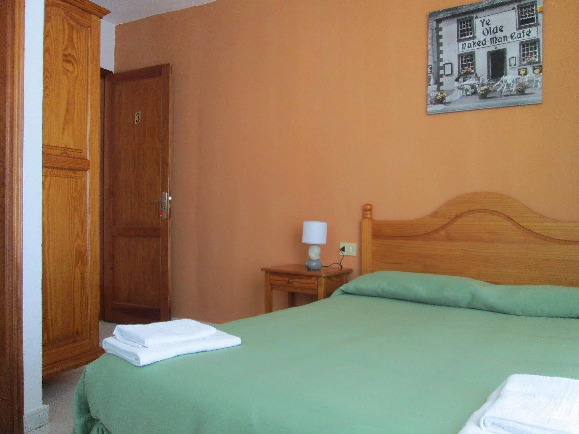 פואנקאליינטה דה לה פלמה La Palma Hostel By Pension Central מראה חיצוני תמונה